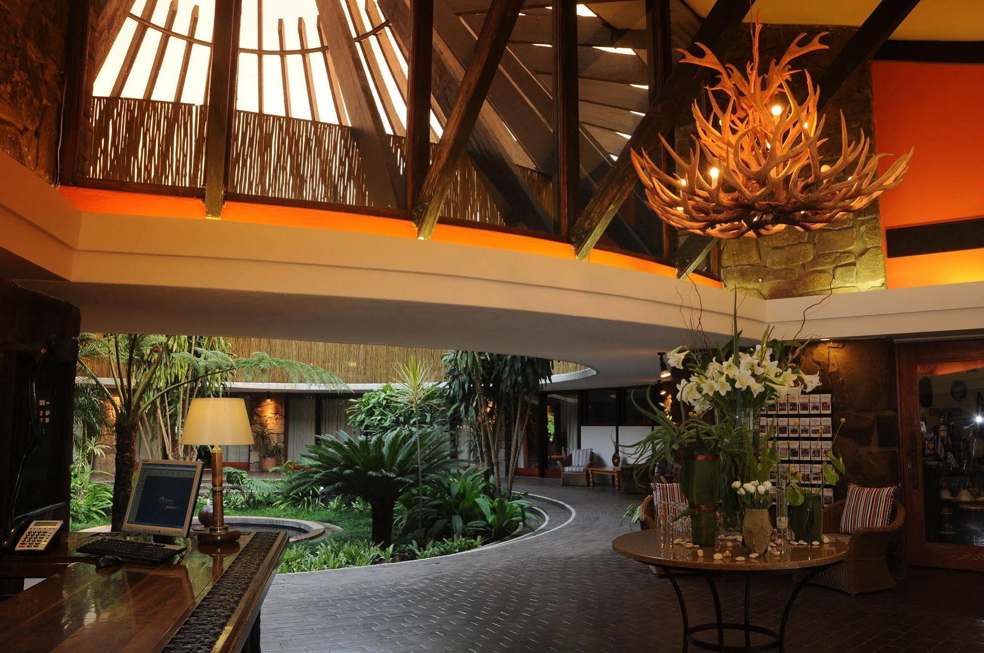Protea Hotel Winkler White River Bagian luar foto