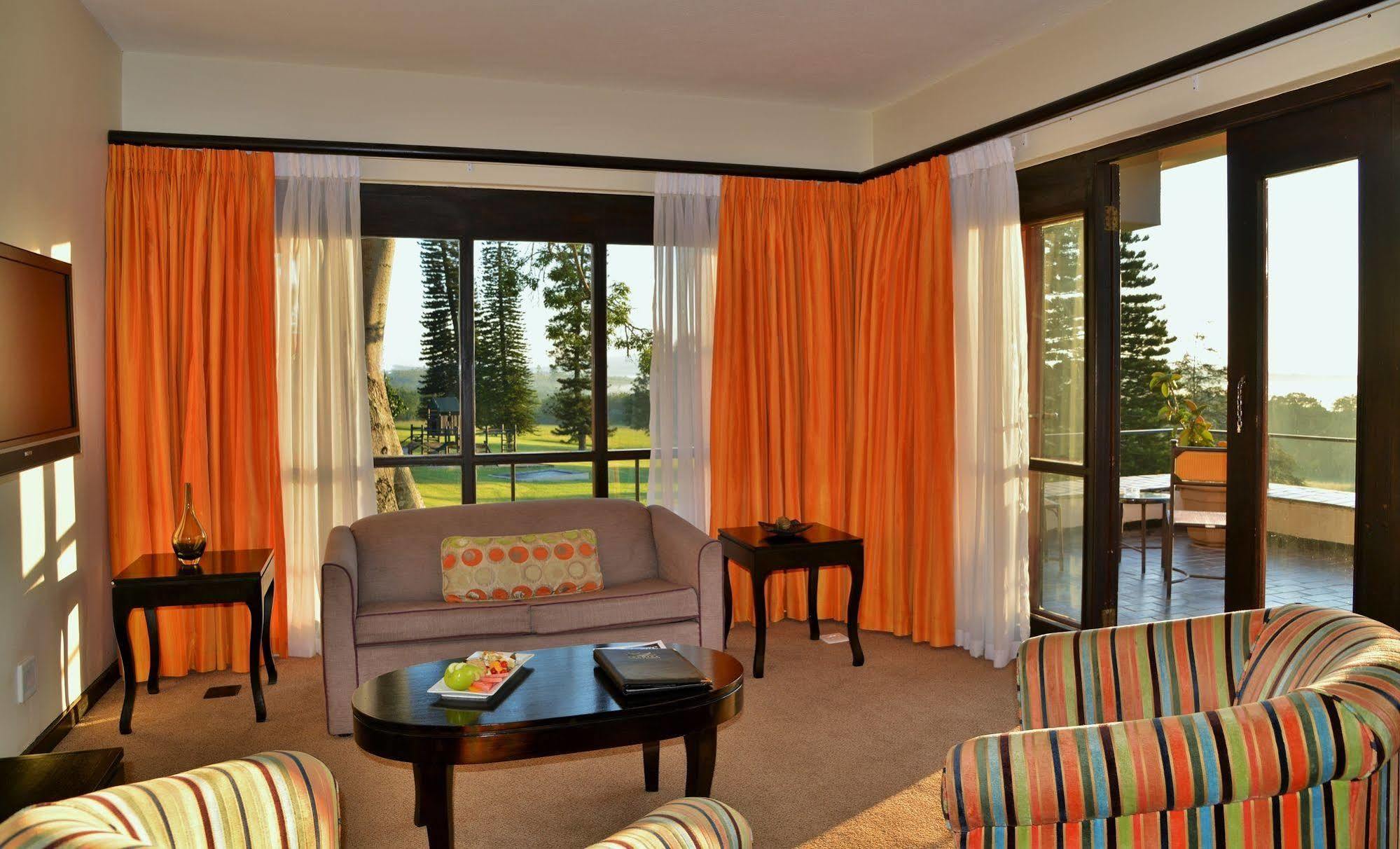 Protea Hotel Winkler White River Bagian luar foto
