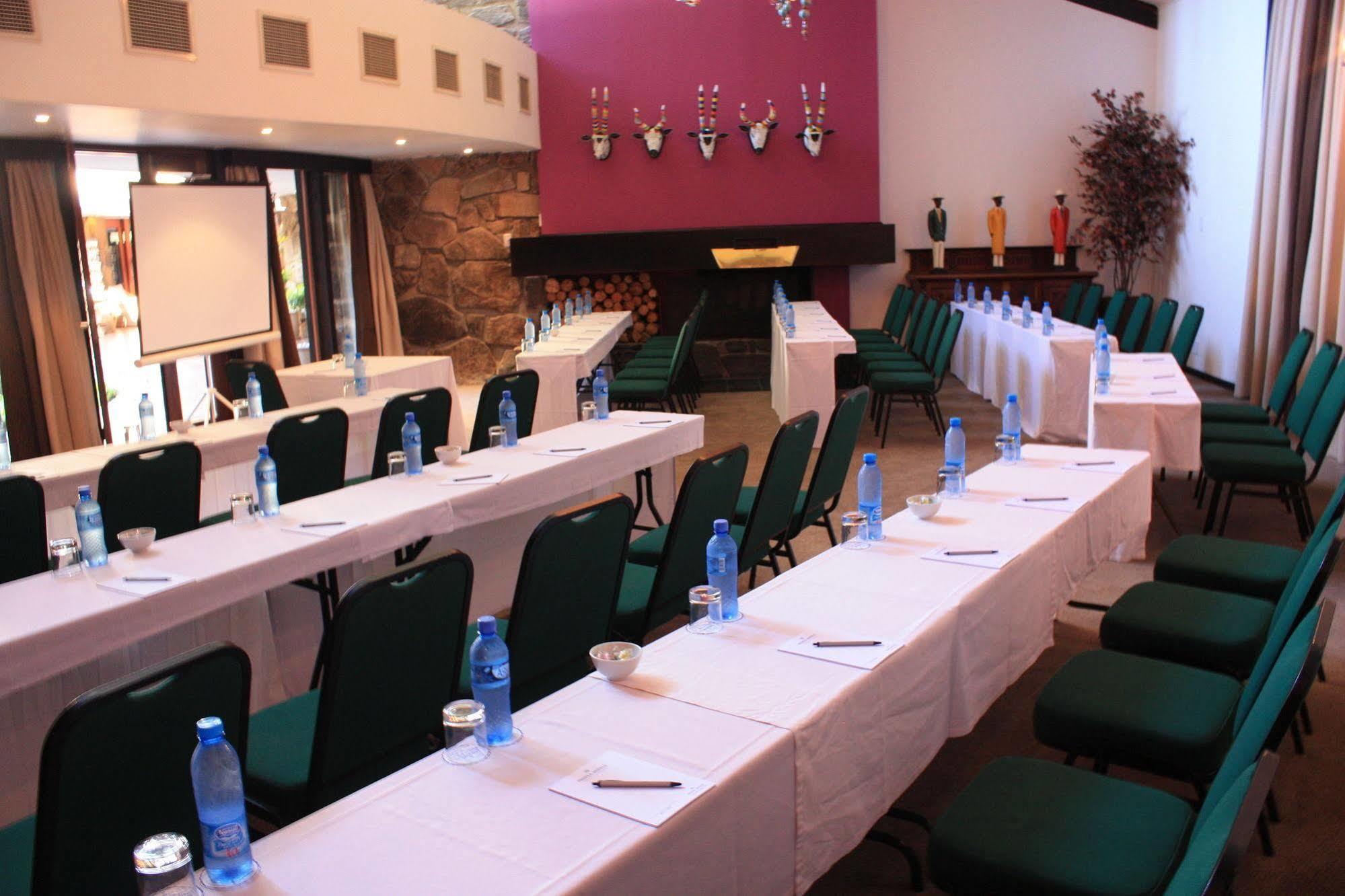 Protea Hotel Winkler White River Bagian luar foto