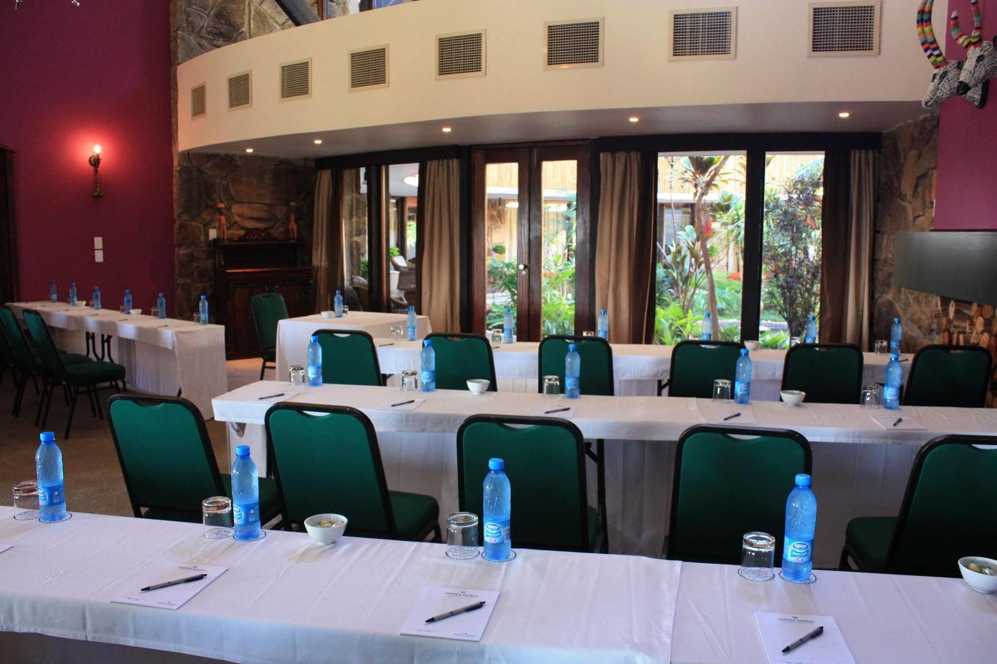 Protea Hotel Winkler White River Bagian luar foto