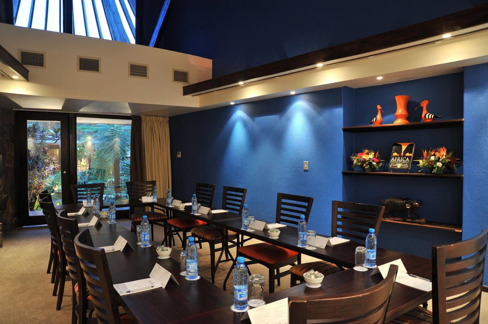 Protea Hotel Winkler White River Bagian luar foto