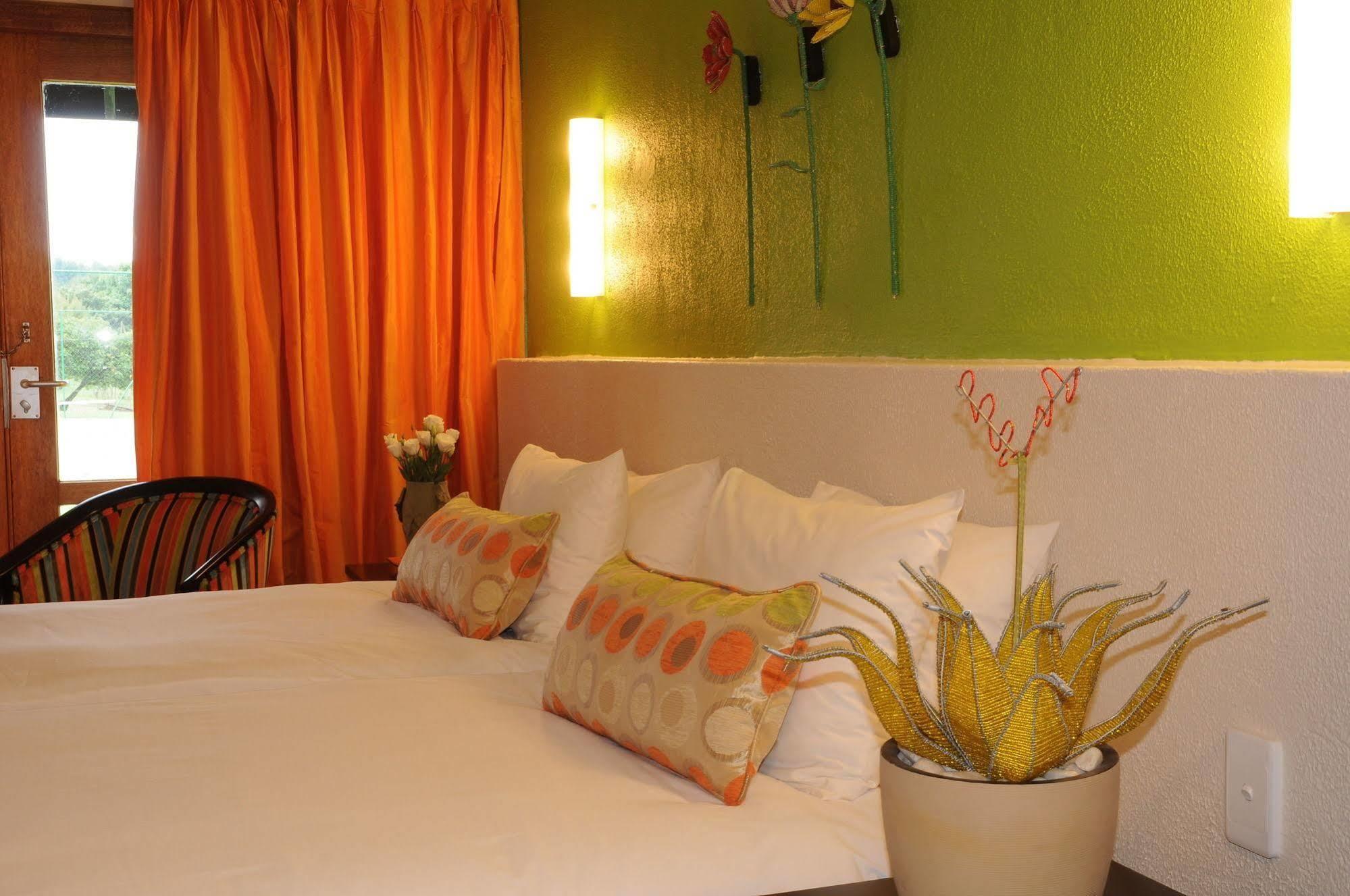 Protea Hotel Winkler White River Bagian luar foto