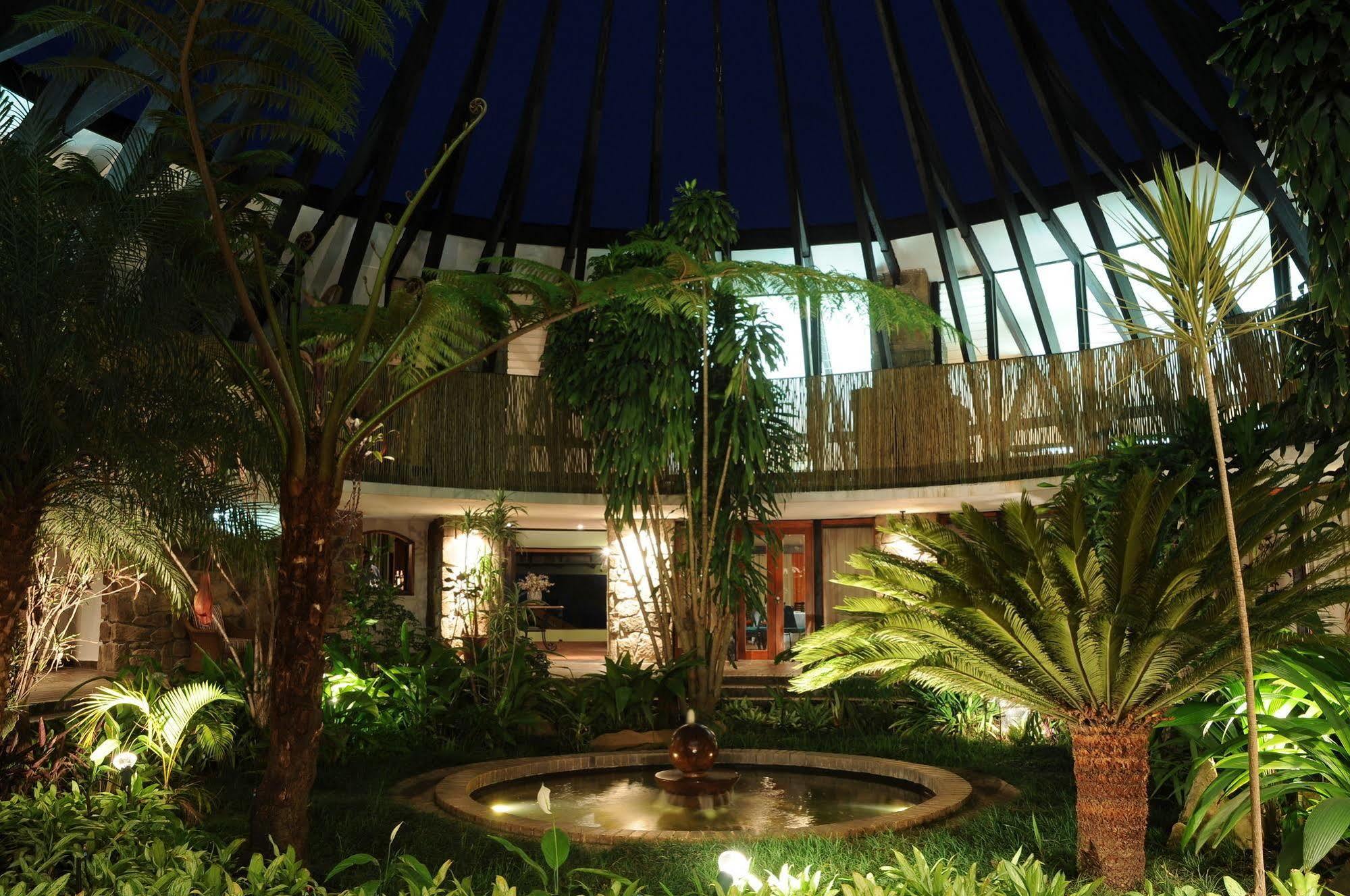 Protea Hotel Winkler White River Bagian luar foto