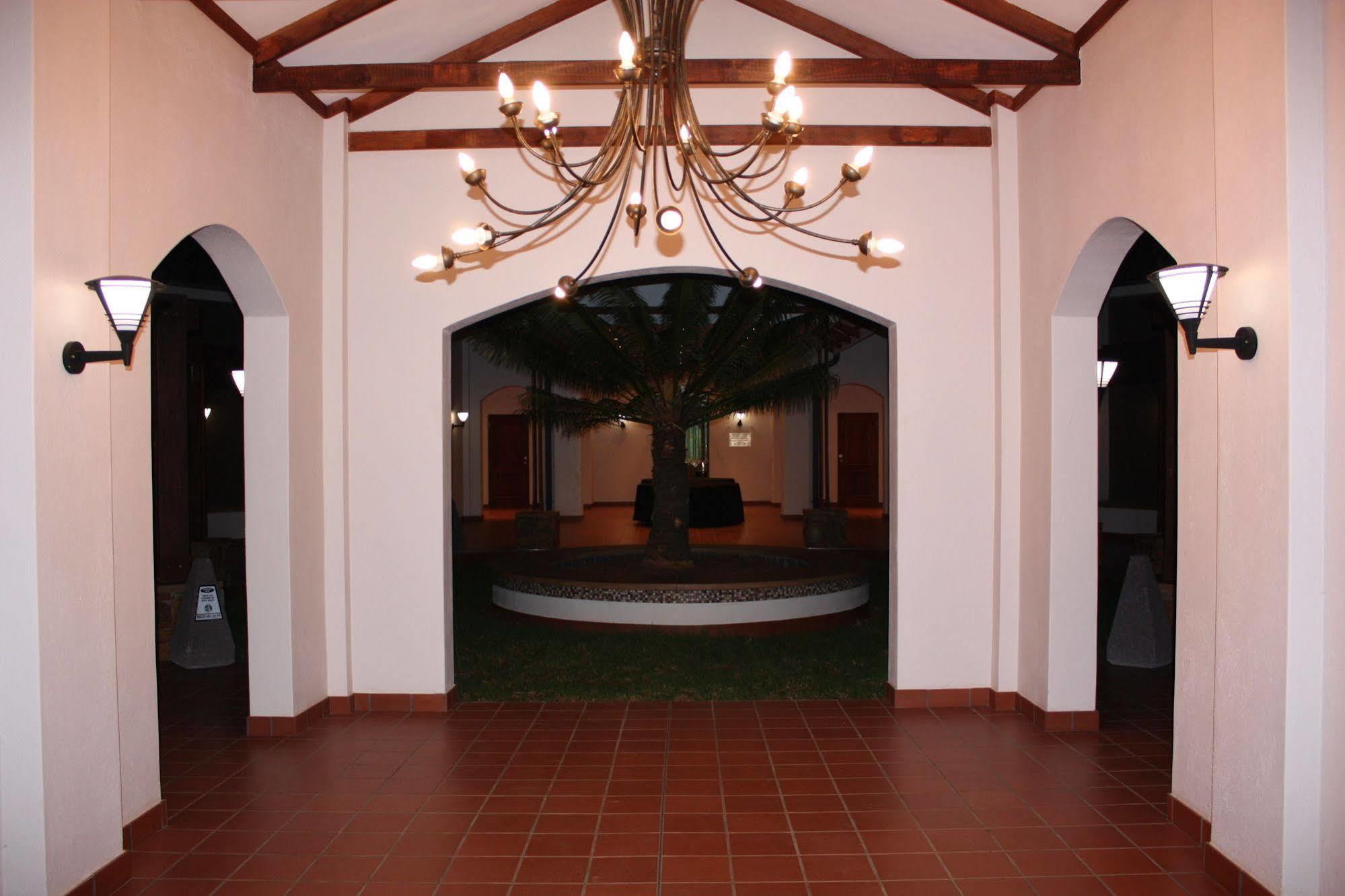 Protea Hotel Winkler White River Bagian luar foto